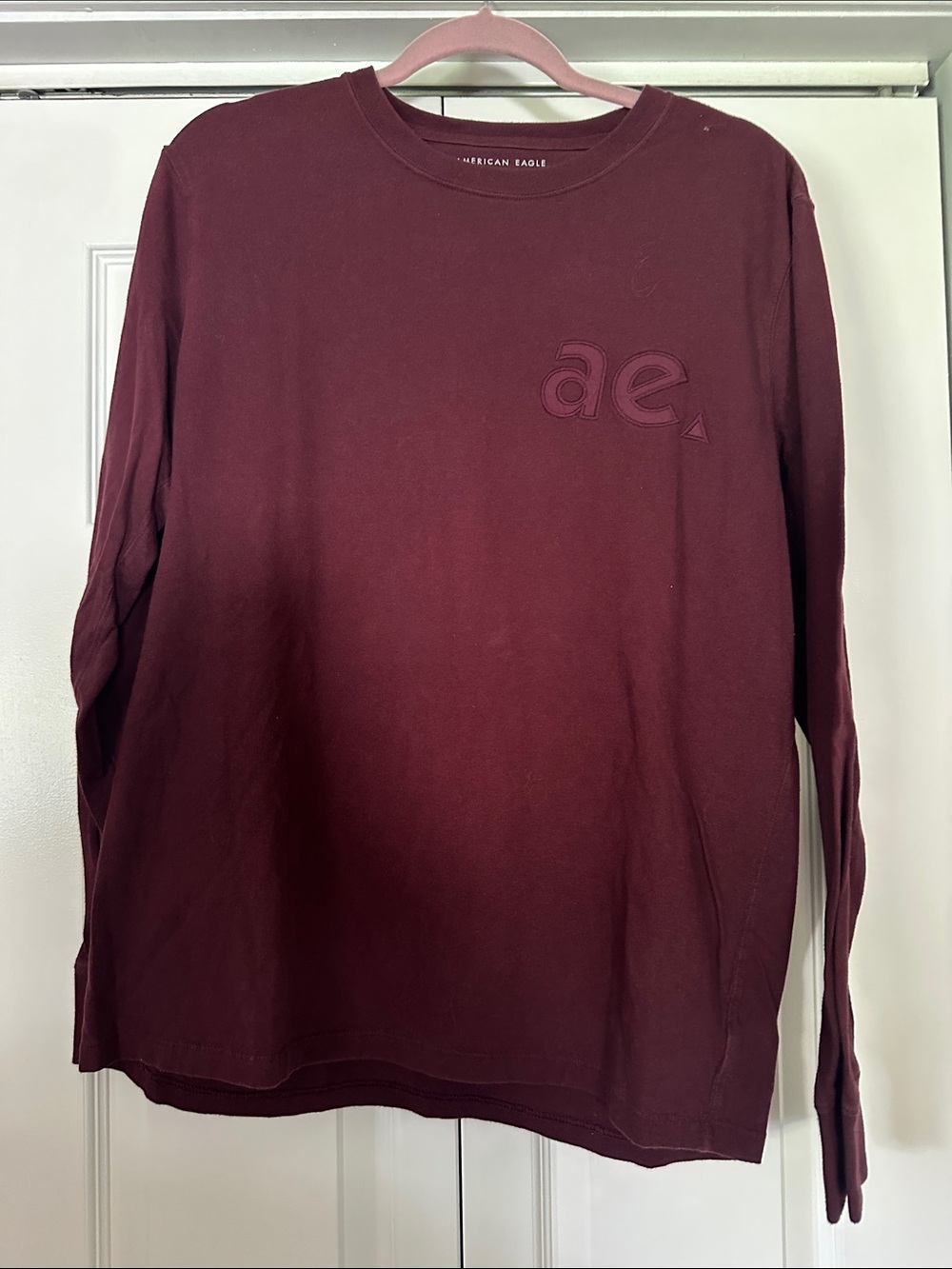 American Eagle Outfitters Men's Crewneck Sweater in Long Sleeved Tee